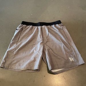 YOUNG LA Workout Shorts SIZE M